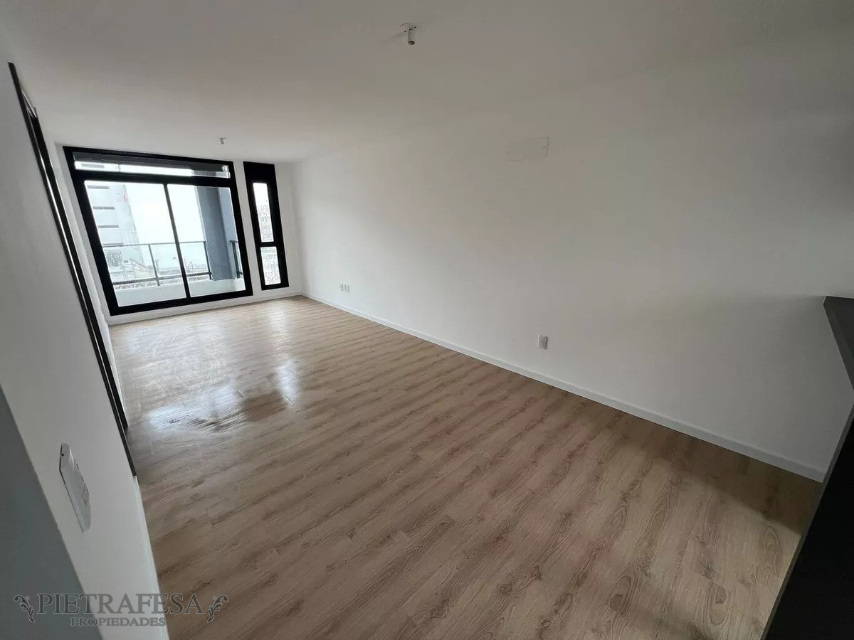 Apartamento ID.11447 - Apto en venta con renta, 2 dormitorios, 1 baño-Centro