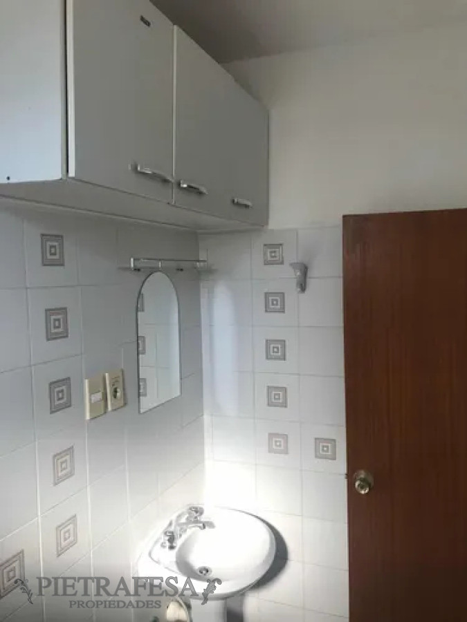 Apartamento ID.13825 - Apartamento en alquiler, 1 dormitorio, 1baño, balcón. La Blanqueada.