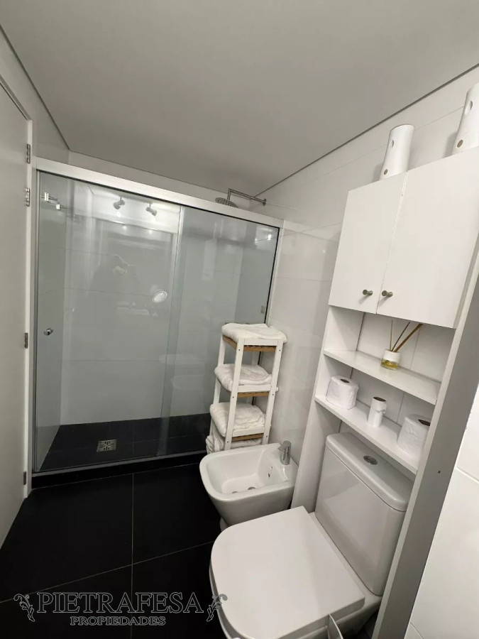 Apartamento ID.12620 - Monoambiente amueblado en venta con garaje- Pocitos 