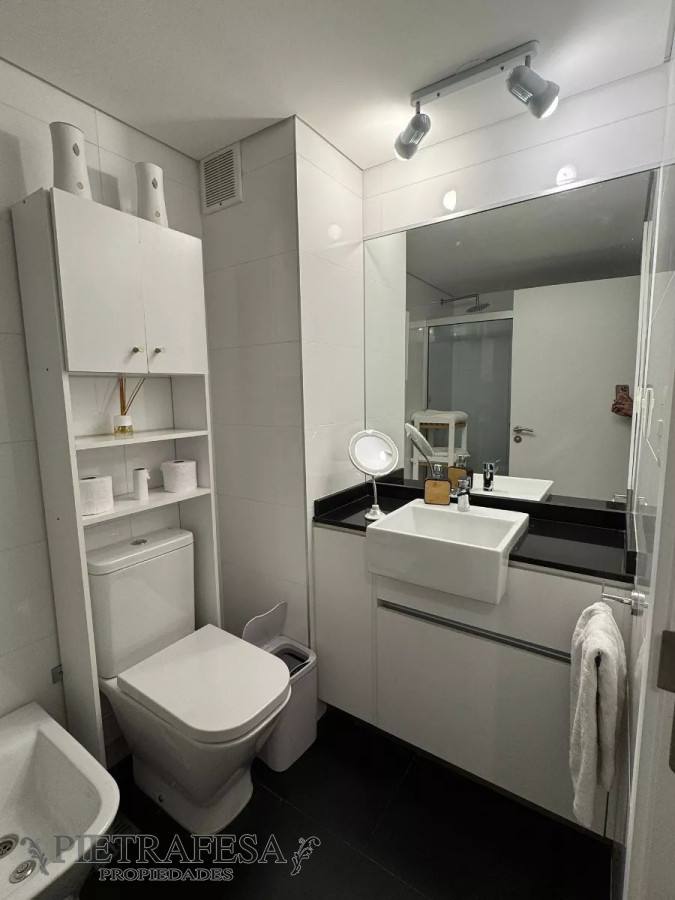 Apartamento ID.12620 - Monoambiente amueblado en venta con garaje- Pocitos 