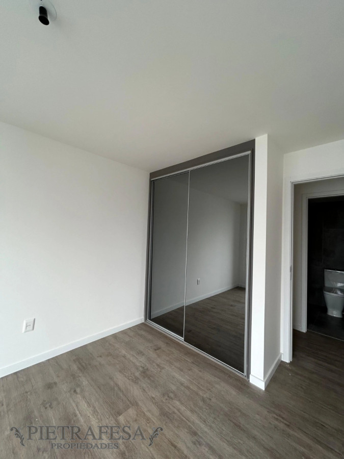 Apartamento ID.13196 - Apto con renta 2 dormitorios, 2 baños, gje -Pocitos