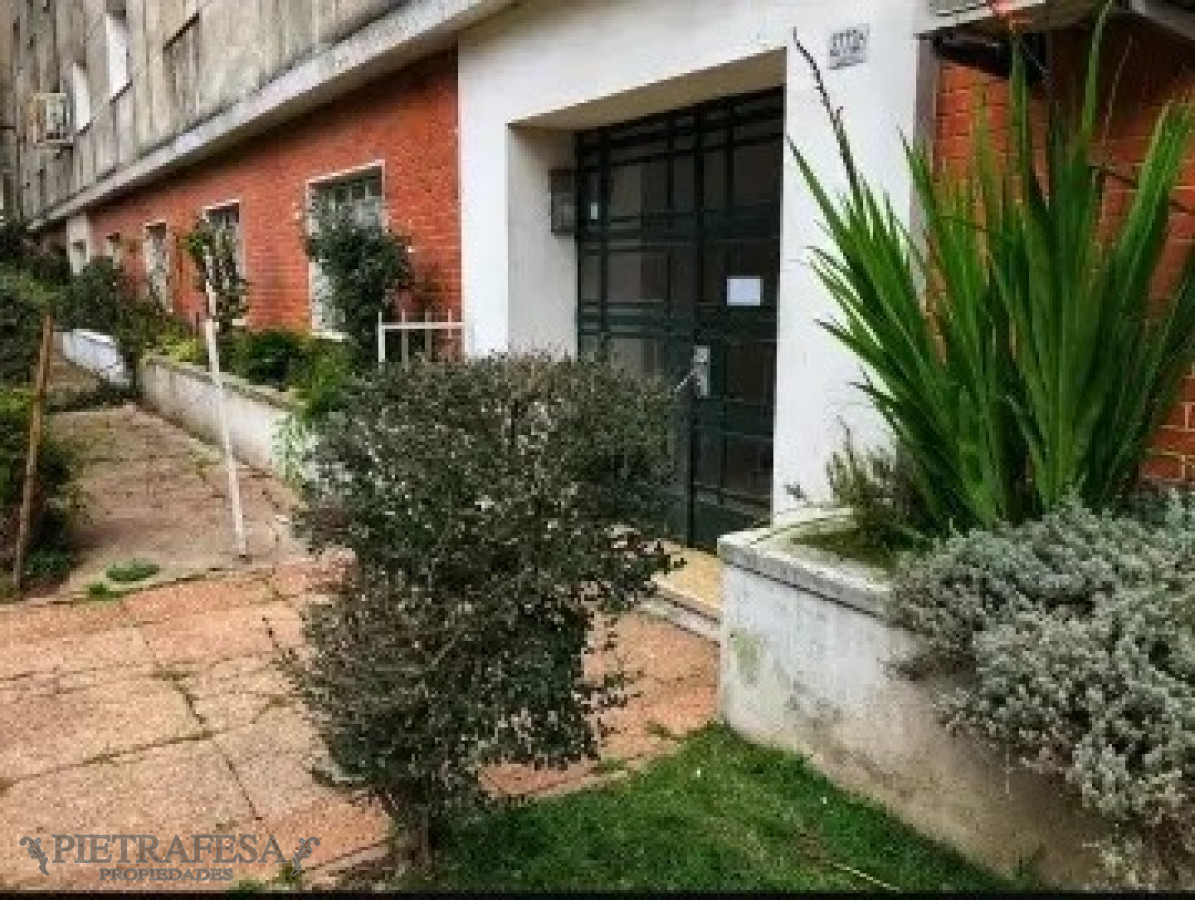 Apartamento ID.7914 - Apartamento en venta 3 dormitorios, 1 baño- Av. José Pedro Varela-Villa Española 