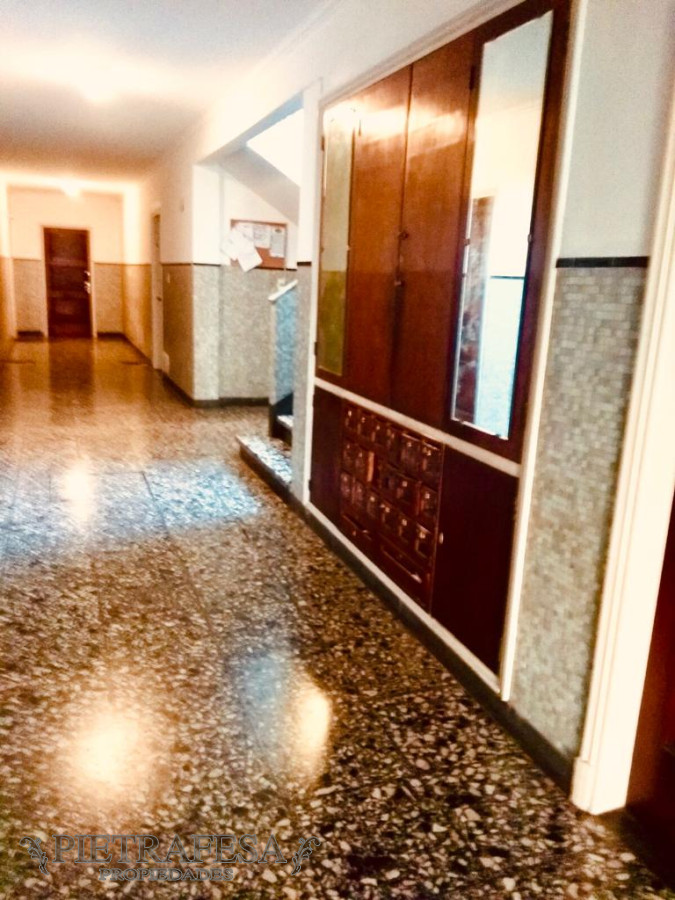 Apartamento ID.703 - Apto en venta 2 dormitorios 1 baño con garaje- Larrobla - Bella Vista 