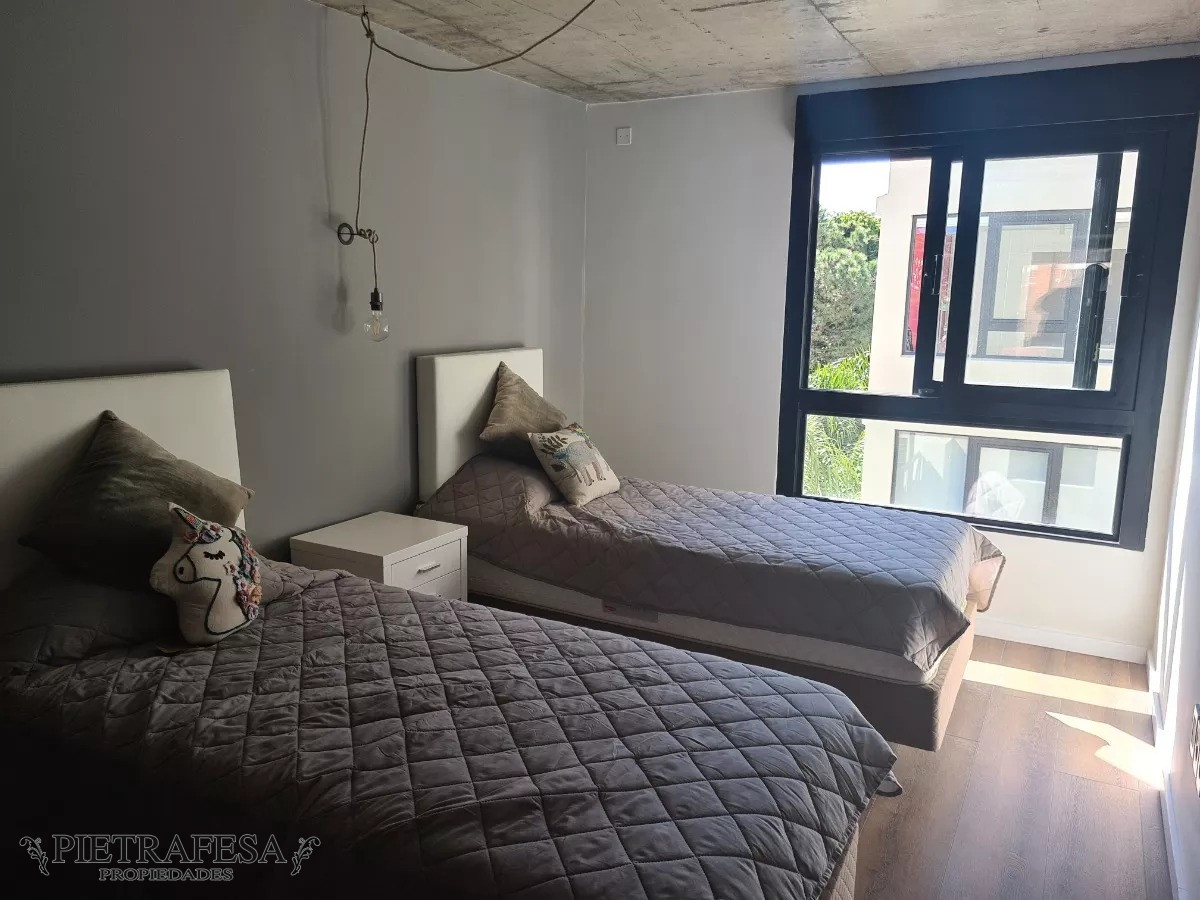 Apartamento ID.7813 - Apartamento en venta, 2 dormitorios, 2 baños, terraza con parrillero y garaje-Marco Bruto, Pocitos.