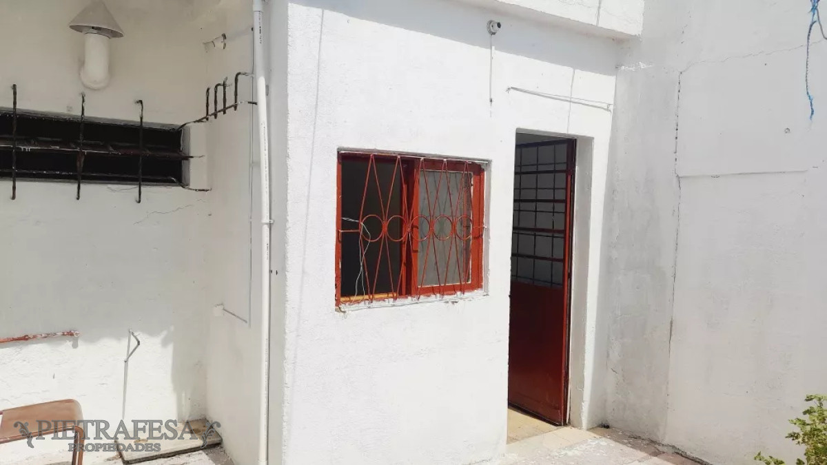 Apartamento ID.12158 - Apto en alquiler, 1 dormitorio, 1 baño, patio, Cerrito.