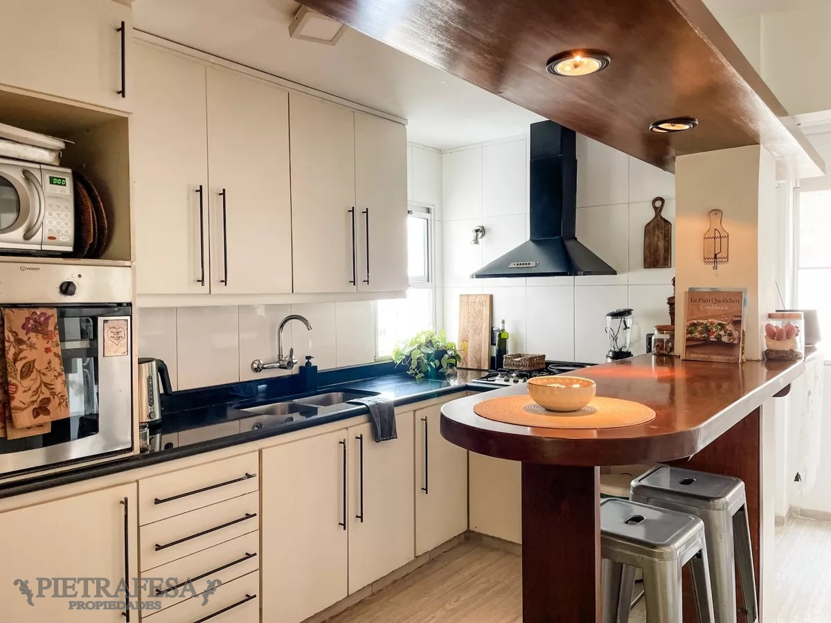 Apartamento ID.8738 - Apto en venta 3 dormitorios, 2 baños, terraza y gje-Pocitos