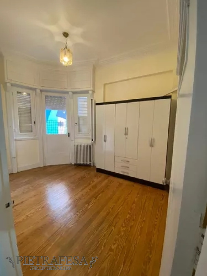 Apartamento ID.9297 - Apartamento en alquiler, 3dorm, 2 baños. Ciudad Vieja.