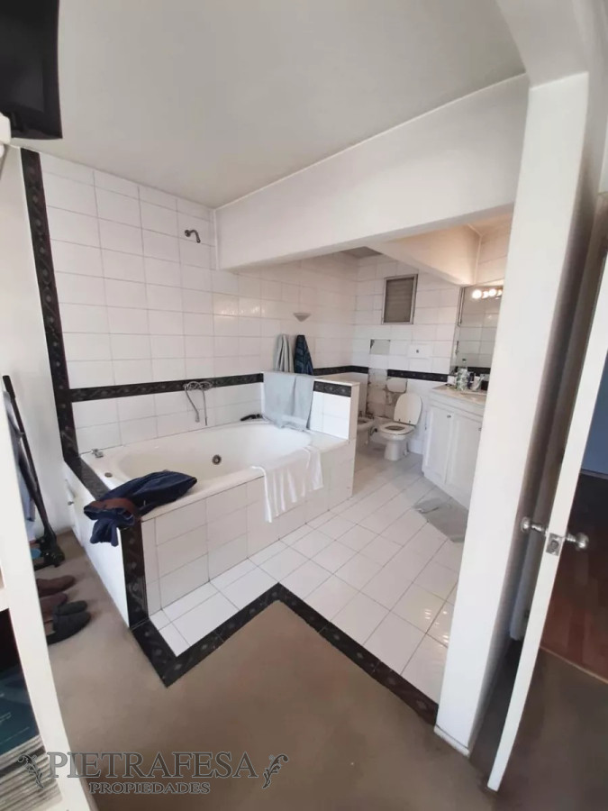 Apartamento ID.7176 - Apartamento en venta, nuda propiedad, 2 dormitorios, 3 baños y garaje-Juan De León -Buceo