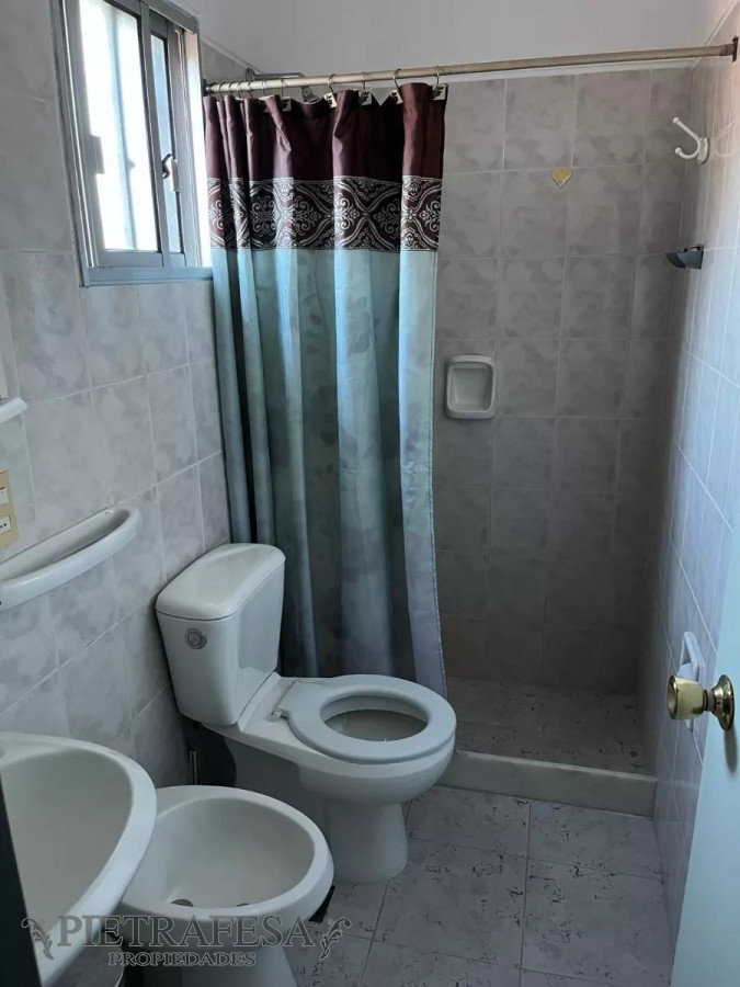 Apartamento ID.11916 - Dúplex en venta 2 dormitorios, 1 baño, patio -Colón