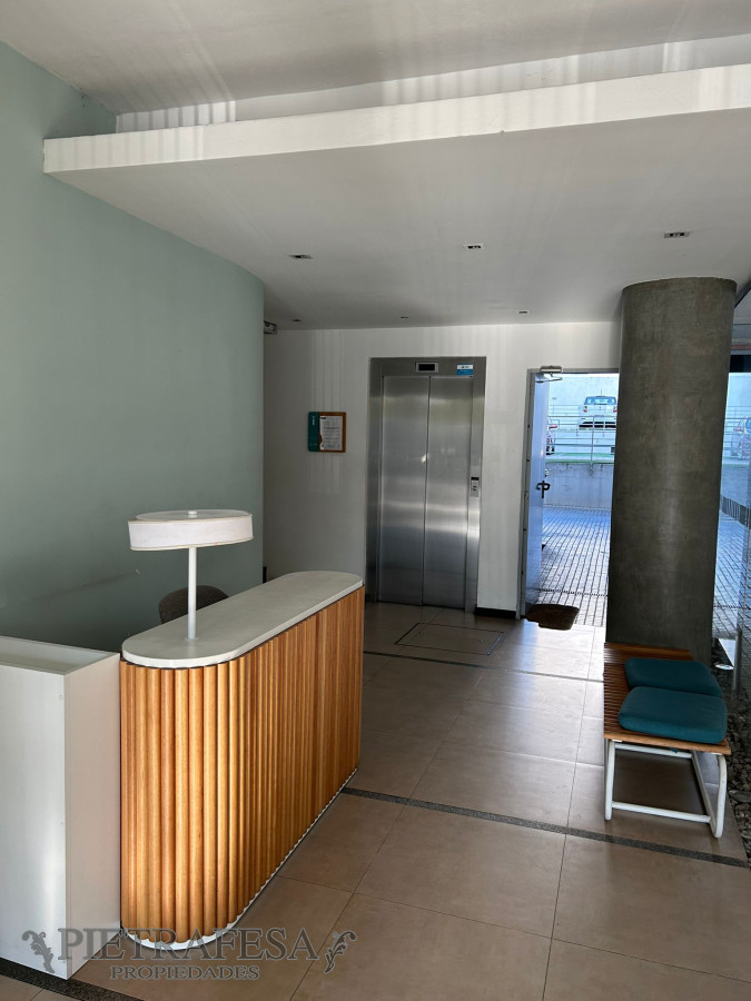Apartamento ID.6700 - Apartamento en venta con renta - 2 dormitorios, 1 baño y terraza-  Eduardo Víctor Haedo-Cordón