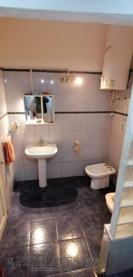 Apartamento ID.3023 - Apartamento en venta, 2 dormitorios, 1 baño, Cerro Largo, Centro.