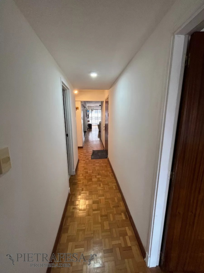 Apartamento ID.7989 - Apartamento en venta 2 dormitorios, 2 baños, balcón y garaje-21 De Setiembre -Punta Carretas