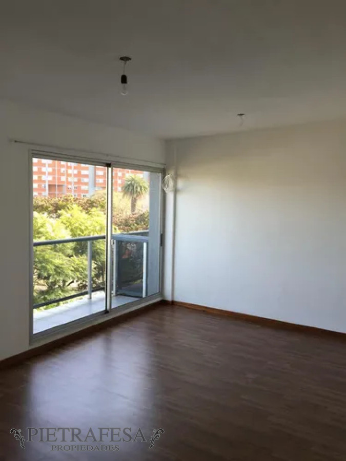 Apartamento ID.13825 - Apartamento en alquiler, 1 dormitorio, 1baño, balcón. La Blanqueada.