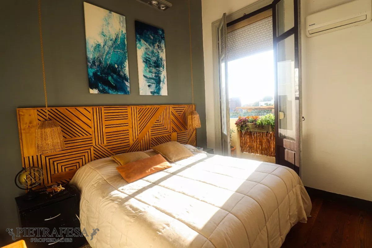 Apartamento ID.11579 - Apto tipo casa en venta 4 dormitorios, y azotea-Cordón 