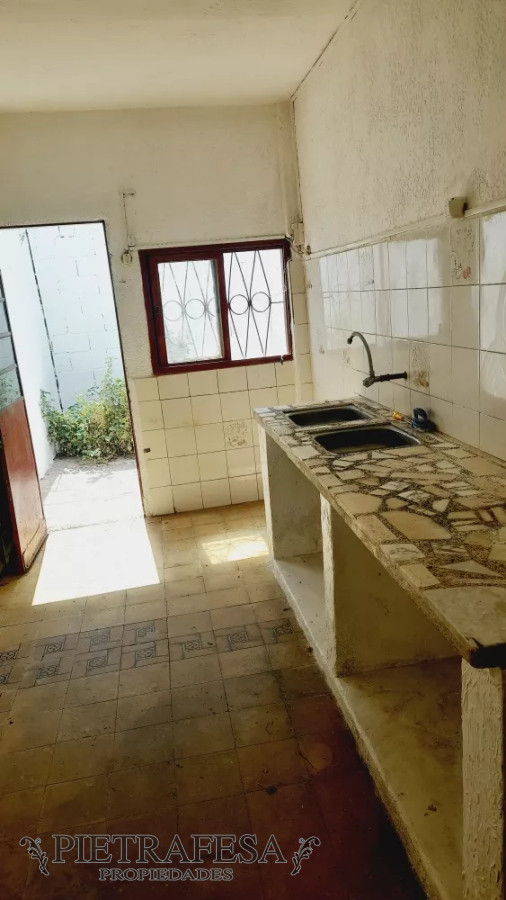 Apartamento ID.12158 - Apto en alquiler, 1 dormitorio, 1 baño, patio, Cerrito.