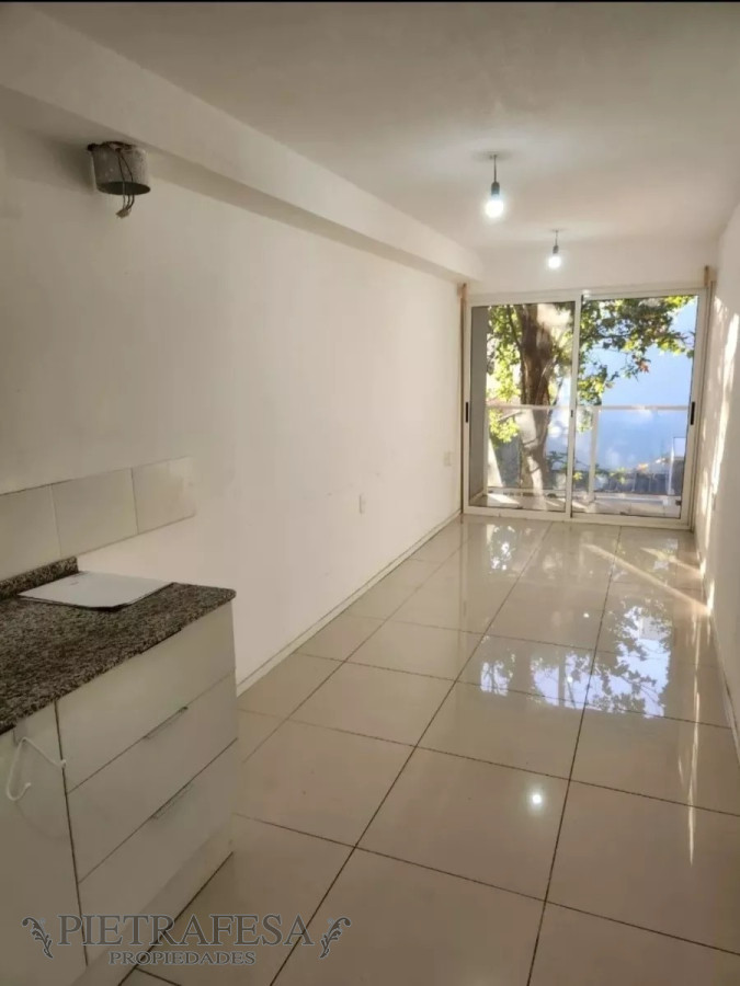 Apartamento ID.12142 - Apto en venta con renta, 1 dormitorio, 1 baño, balcón-Tres Cruces