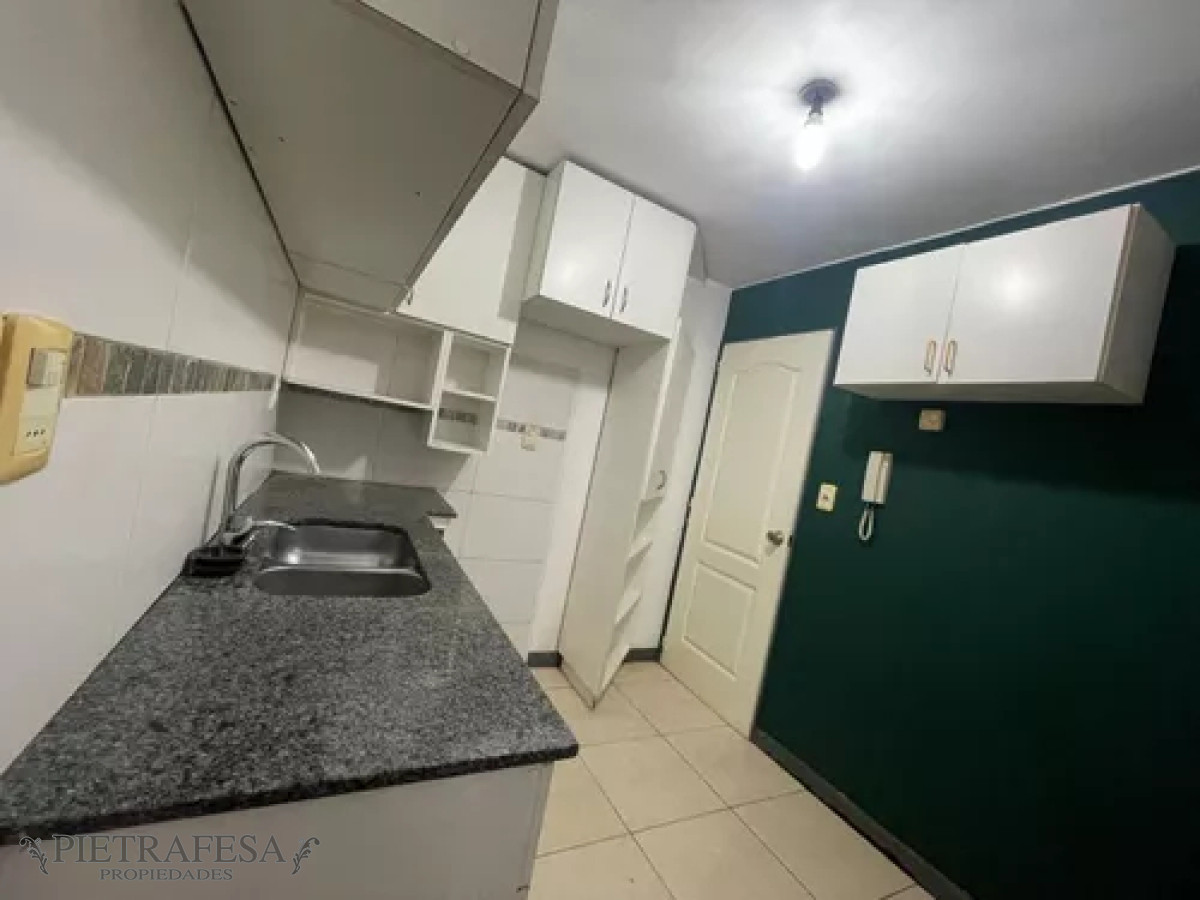 Apartamento ID.12370 - Apartamento en alquiler, 1dormitorio, 1baño, balcón, garaje. Aguada.