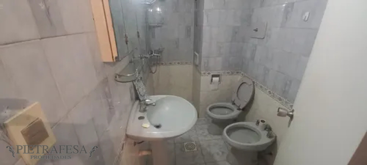 Apartamento ID.13802 - Apartamento en alquiler, 3dormitorios, 2baños, terraza lavadero, patio. Cordón.