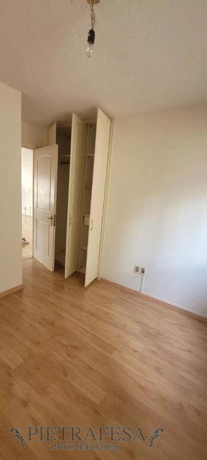 Apartamento ID.11048 - Apto en venta 2 dormitorios, 1 baño, gje- Tres Cruces
