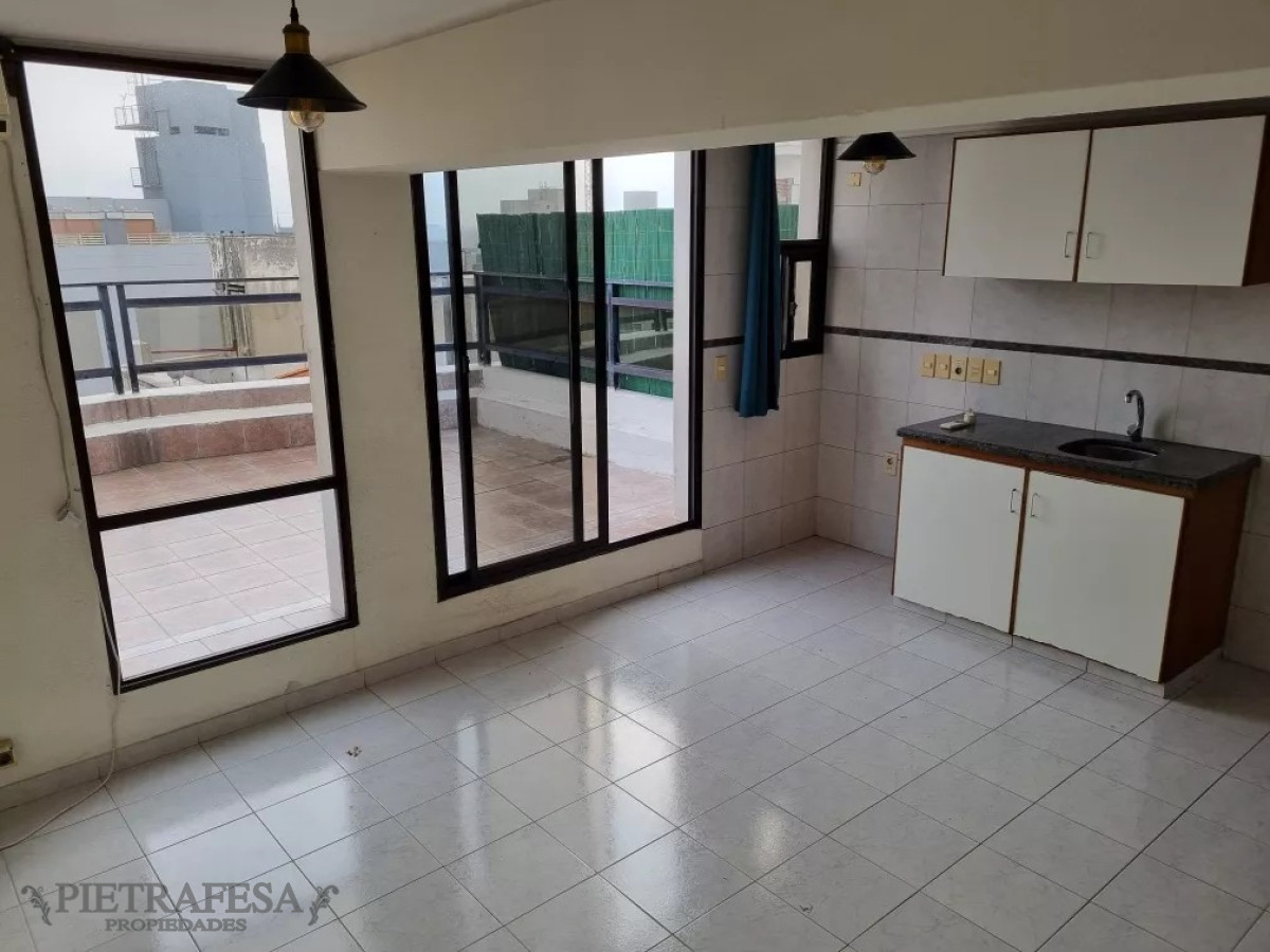 Apartamento ID.10735 - Apto en venta con renta 1 dormitorio, 1 baño, terraza- Tres Cruces.