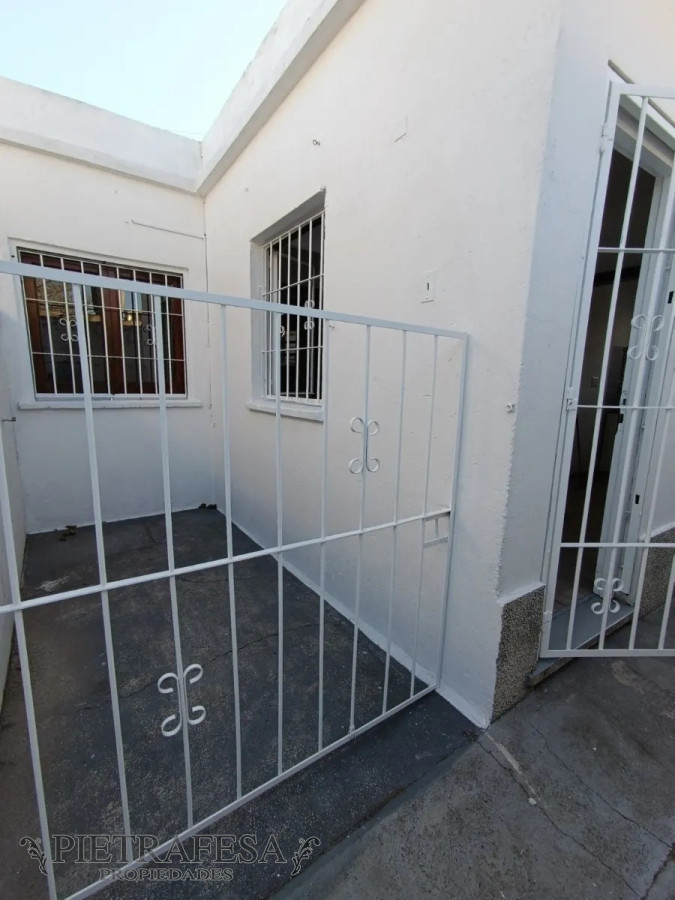 Apartamento ID.4536 - Apartamento en venta 2 dormitorios, 1 baño, estufa a leña, 2 patios. - Vitruvio-Union - C/Renta 