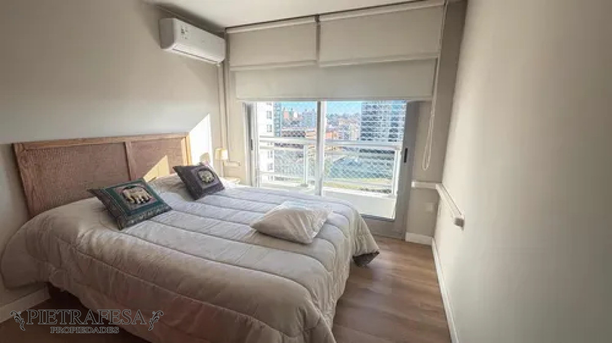 Apartamento ID.13820 - Hermoso apartamento amueblado en alquiler, 3 dormitorios, 2 baños, terraza, garaje. Pocitos.