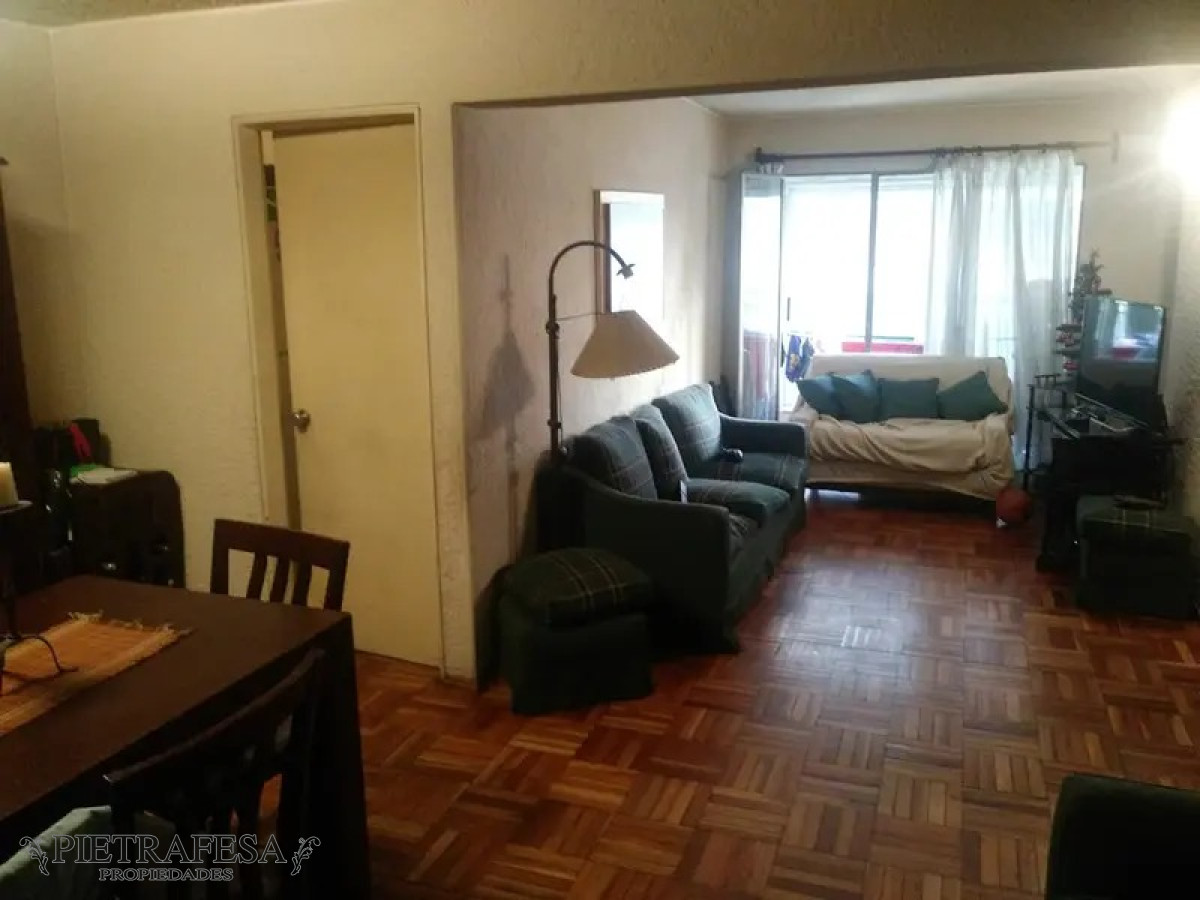 Apartamento ID.3236 - Apartamento en venta con renta 3 dormitorios, 2 baños y balcón-Mercedes-Centro