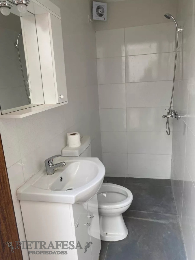 Apartamento ID.5897 - Apartamento en venta con renta, 3 dormitorios, 1 baño y azotea- Arenal Grande-Villa Muñoz