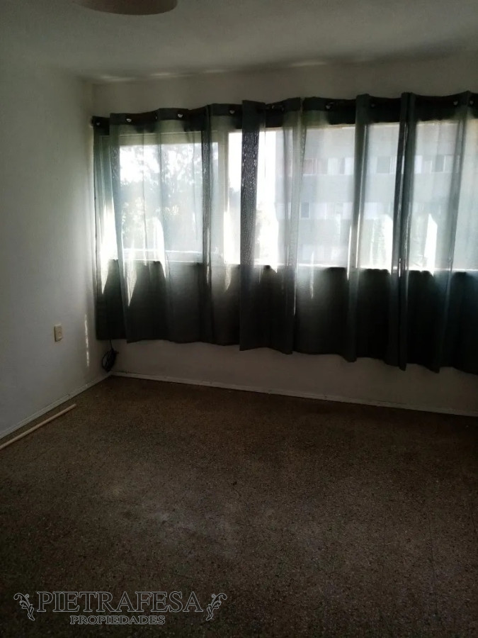 Apartamento ID.1966 - Apartamento en venta con renta Euskal Erria 70, 2 dormitorios 1 baño-Malvin Norte