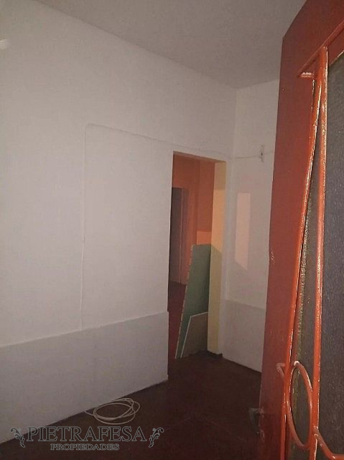 Apartamento ID.552 - Apartamento en venta con renta 2 dormitorios , 1 baño, patio - Cno. Corrales - Villa Española 