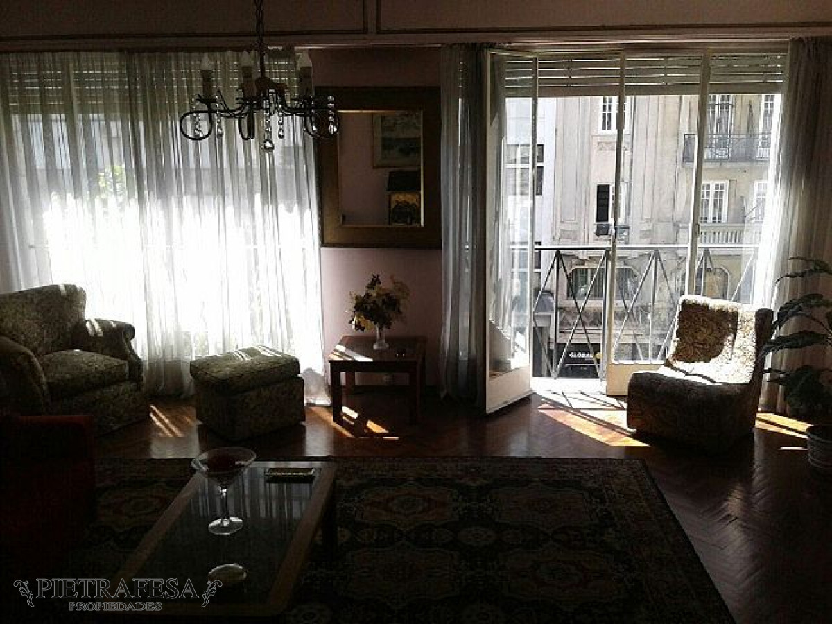 Apartamento ID.386 - Apto venta 3 dormitorios 3 baños - Av. 18 de Julio-Centro