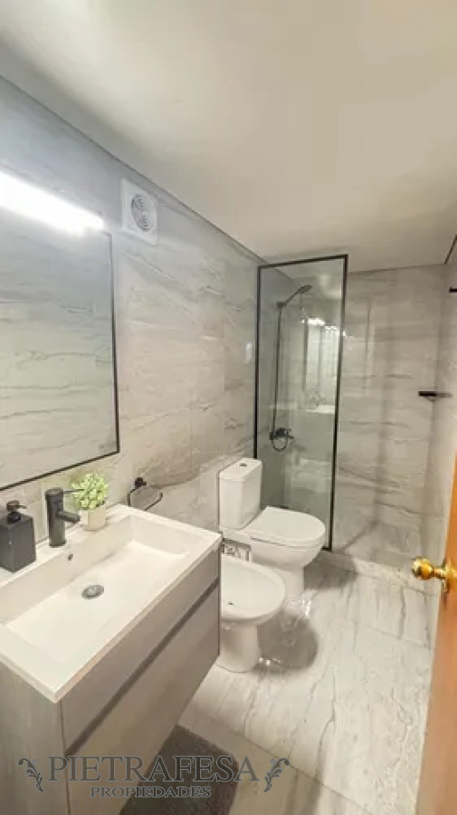 Apartamento ID.13820 - Hermoso apartamento amueblado en alquiler, 3 dormitorios, 2 baños, terraza, garaje. Pocitos.