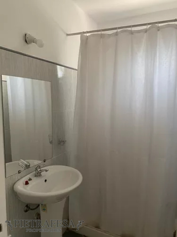 Apartamento ID.12765 - Apartamento en venta, 2dormitorios, 1baño, terraza lavadero. Mercado Modelo.