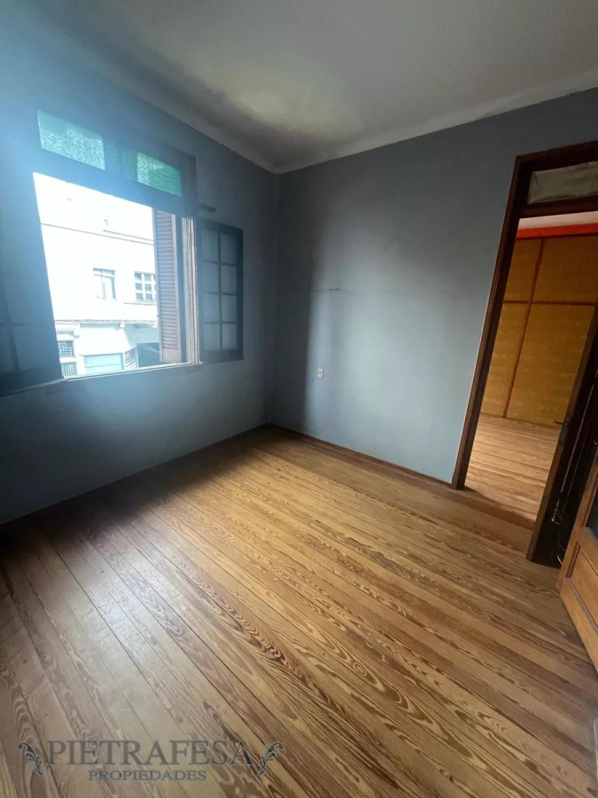Apartamento ID.12083 - Apto en venta 3 dormitorios, 1 baño-Centro 