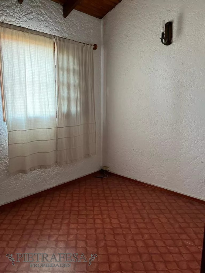 Apartamento ID.8181 - Duplex en venta 3 dormitorios, 1 baño y patio con parrillero- Ricardo Palma - Flor de Maroñas
