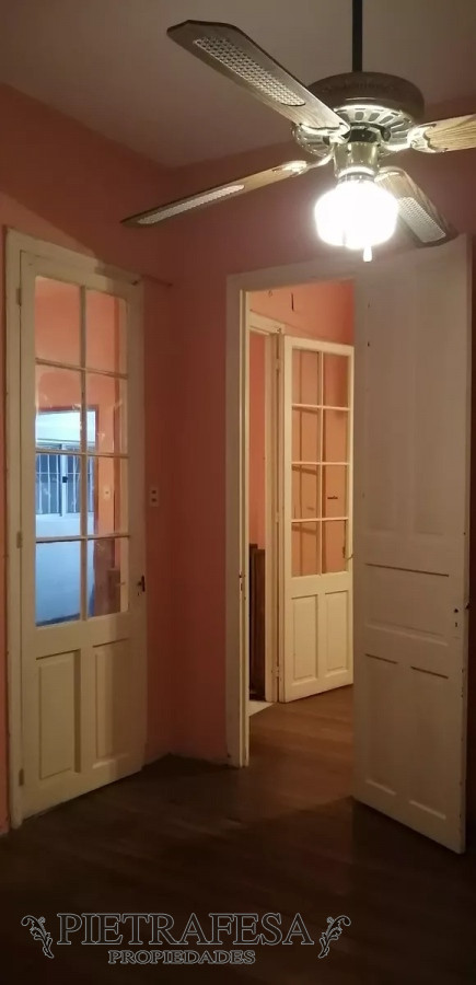 Apartamento ID.7063 - Apartamento en alquiler, 2 dormitorios, 1 baño, terraza, Av. Millán, Reducto.
