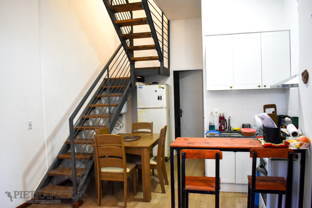 Apartamento ID.13719 - Dúplex en venta con renta, 2 dorm, 1 baño, terraza-Tres Cruces 