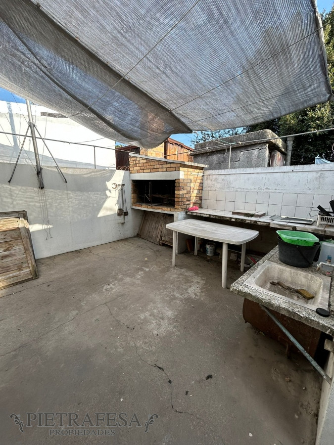 Apartamento ID.7417 - PH en venta 3 dormitorios, 1 baño, patio y fondo con parrillero-Pedro Giralt- La teja
