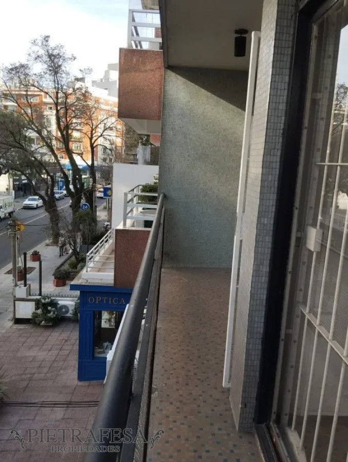 Apartamento ID.13808 - Apto en venta 2 dormitorios, 2 baño, terraza-Punta Carretas