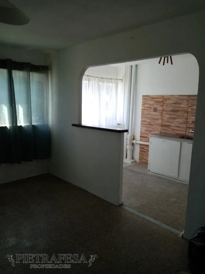 Apartamento ID.1966 - Apartamento en venta con renta Euskal Erria 70, 2 dormitorios 1 baño-Malvin Norte