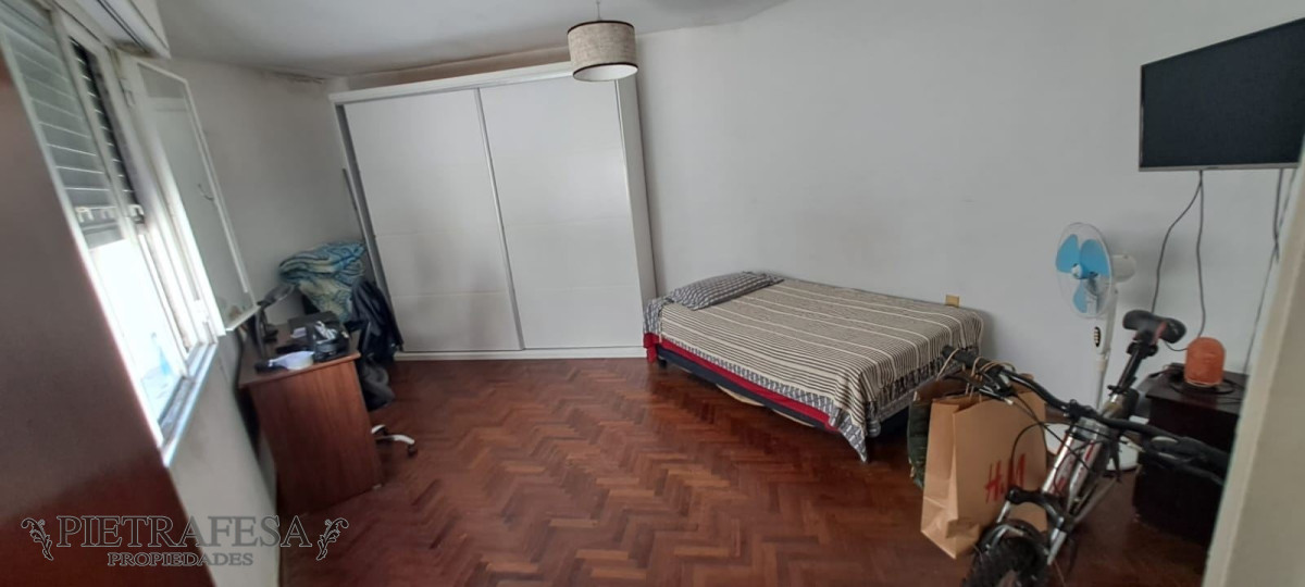 Apartamento ID.8861 - Ph en venta con renta, 2 dormitorios, 1 baño y patio-Buceo