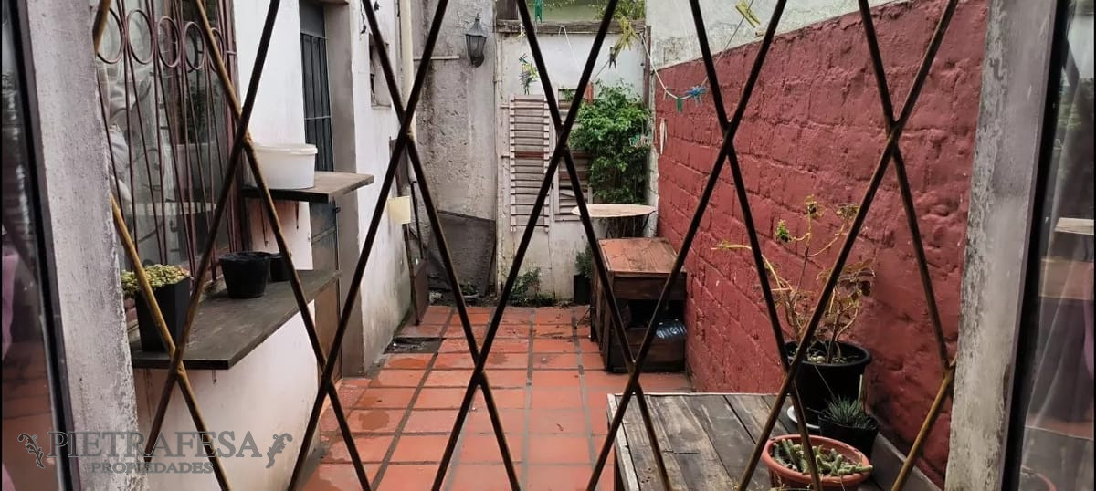Apartamento ID.7899 - PH en venta 2 dormitorios, 1 baño y patio- Acevedo Diaz -Tres Cruces