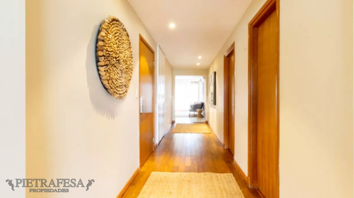 Apartamento ID.12542 - Apto en venta con renta, 3 dormitorios, terraza, garaje-Pocitos 