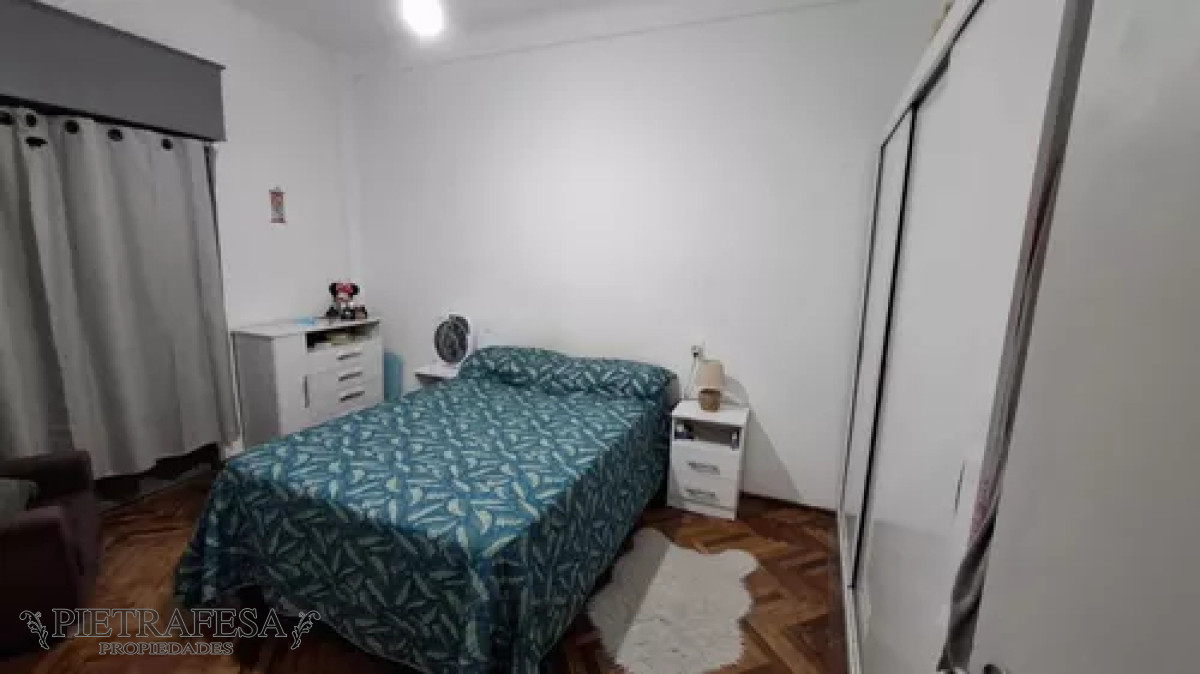 Apartamento ID.12629 - Apartamento en alquiler, 2dormitorios, 1baño, balcón. Ciudad Vieja.