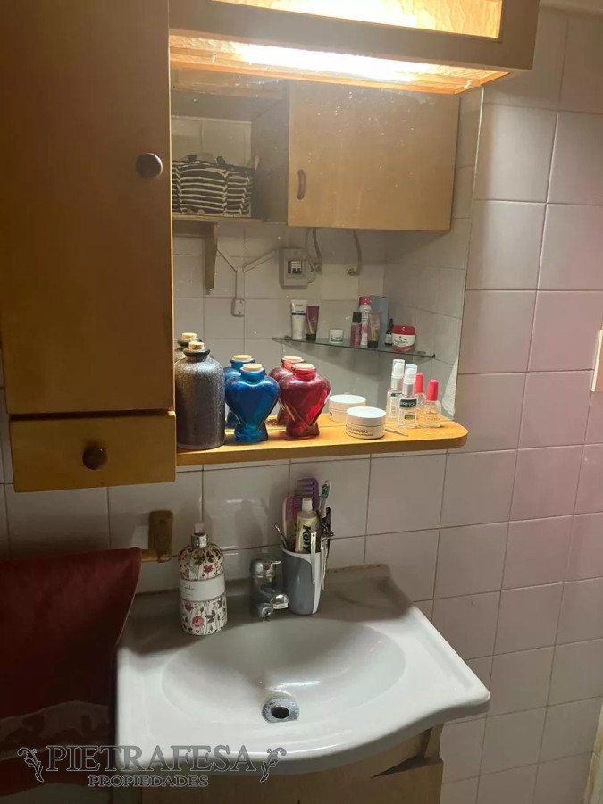 Apartamento ID.8050 - Apartamento en venta 3 dormitorios, 1 baño- Jaime Roldos y Pons-Pérez Castellanos