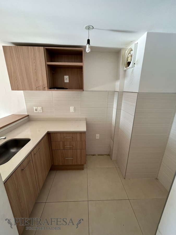 Apartamento ID.6700 - Apartamento en venta con renta - 2 dormitorios, 1 baño y terraza-  Eduardo Víctor Haedo-Cordón