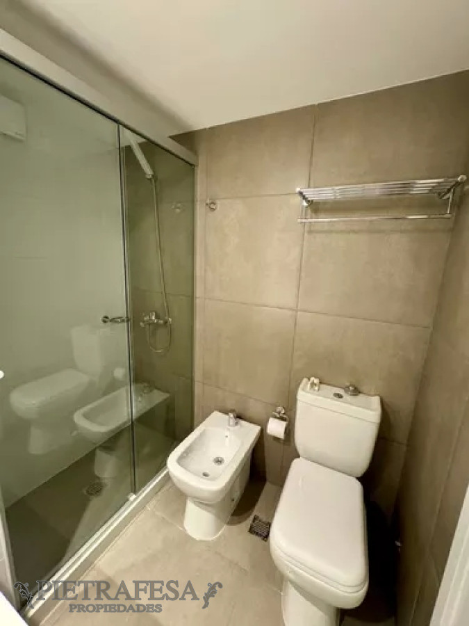 Apartamento ID.10533 - Apto en alquiler, monoambiente, 1 baño. Cordón.