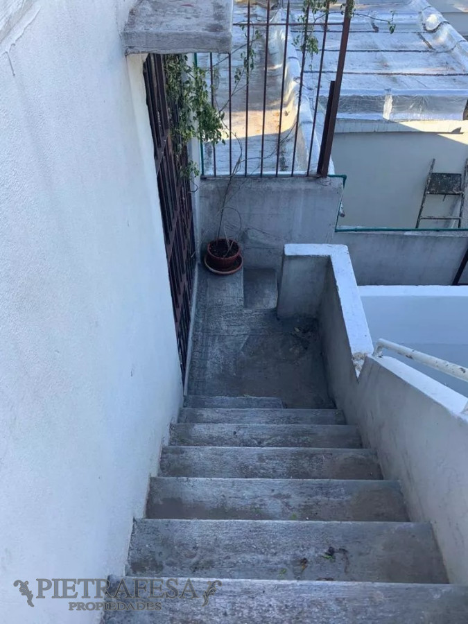 Apartamento ID.7853 - Ph en venta con renta 2 dormitorios, 1 baño y azotea-Solferino-Buceo