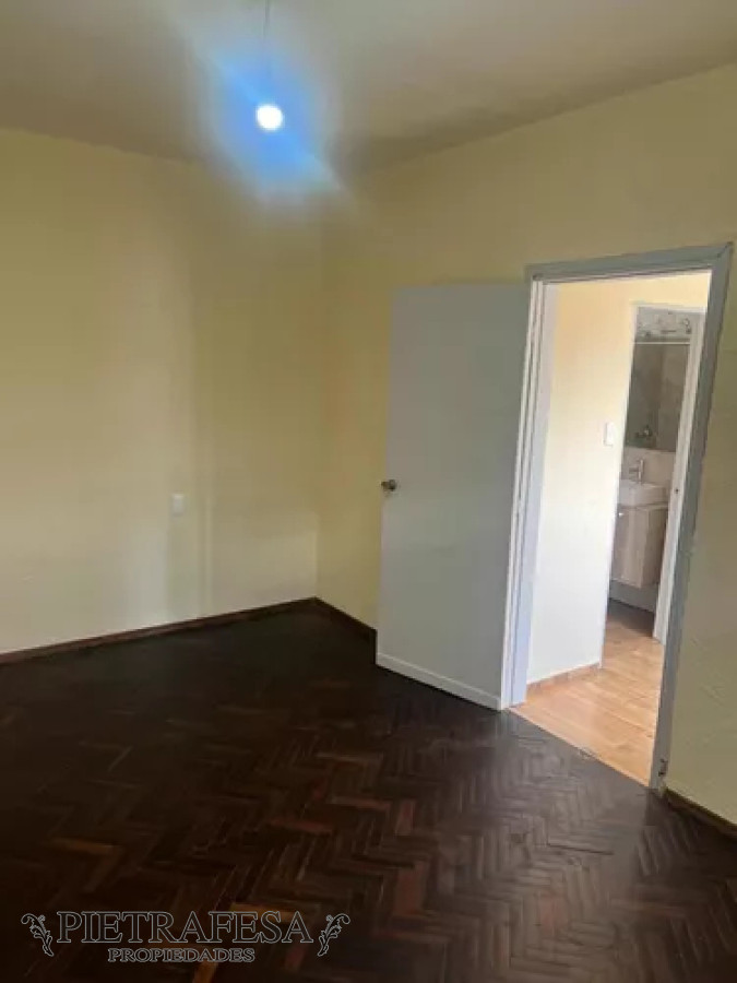 Apartamento ID.8271 - Apartamento en alquiler, 1 dormitorio, 1 baño, patio, Av Carlos María Ramírez, Belvedere.