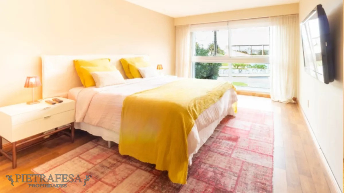 Apartamento ID.12542 - Apto en venta con renta, 3 dormitorios, terraza, garaje-Pocitos 